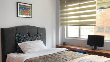 3 bedrooms, iron/ironing board, WiFi, bed sheets