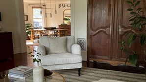 Living area - Bright and Sunny Historic 3-bedroom house in quaint Muncy (Muncy)