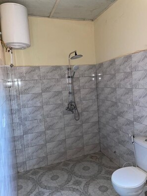 Douche, serviettes fournies