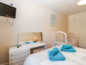 2 bedrooms, individually decorated, individually furnished, free WiFi