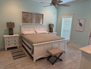 3 slaapkamers, een strijkplank/strijkijzer, gratis wifi, beddengoed