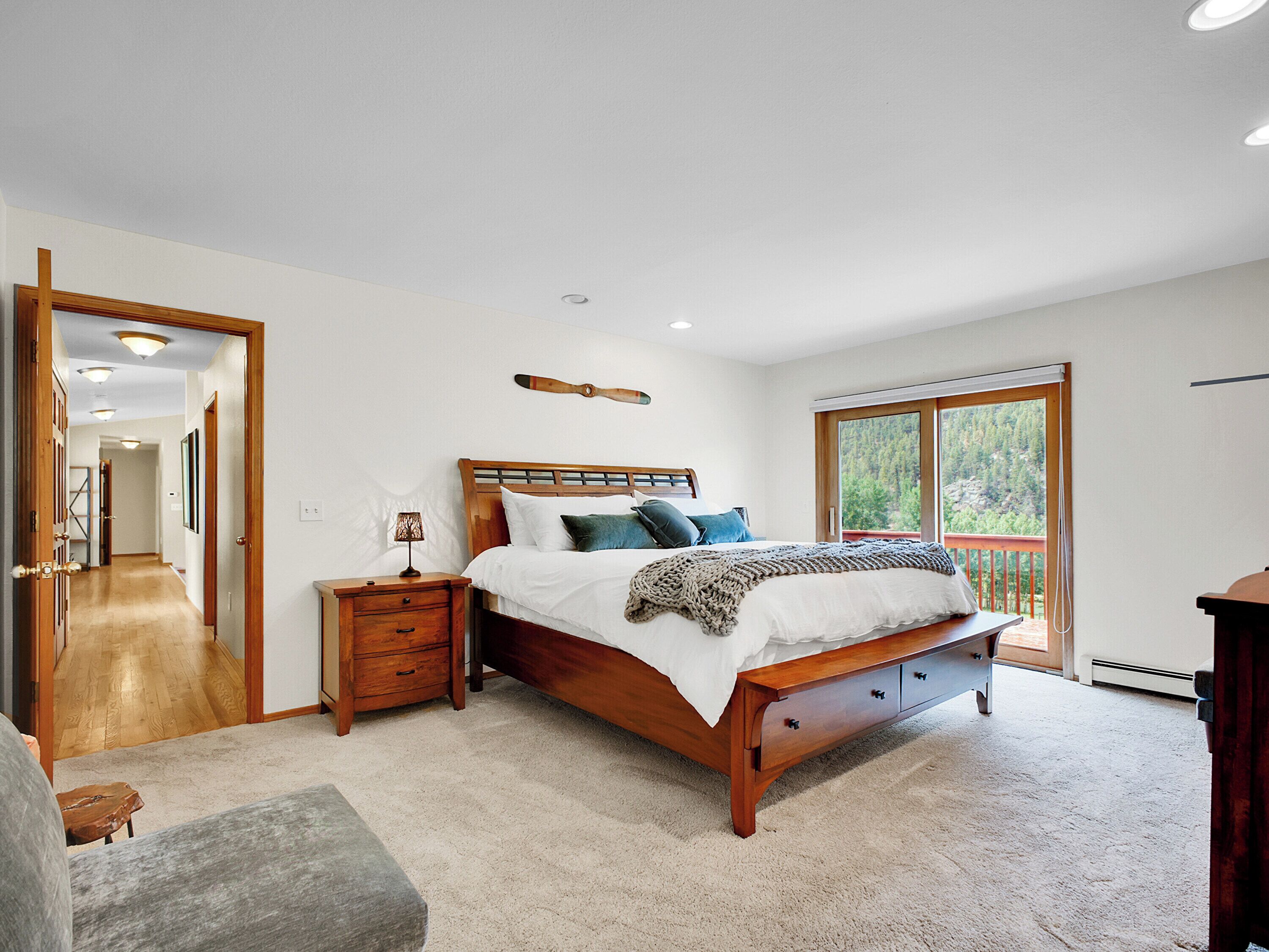 5 chambres, fer et planche à repasser, Wi-Fi, draps fournis