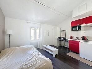 خدمة الإنترنت وملاءات أسرّة