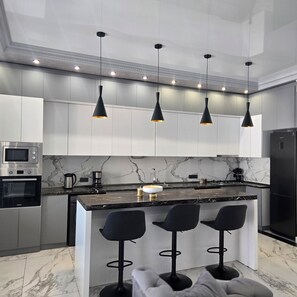 Ofen, Herdplatte, Geschirrspüler