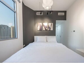 2 chambres, fer et planche à repasser, Wi-Fi gratuit, draps fournis