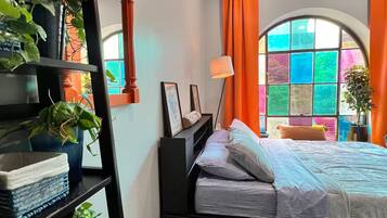 1 bedroom, desk, iron/ironing board, free WiFi