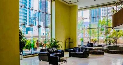 Elegant Condo to stay with Spectacular Marina View