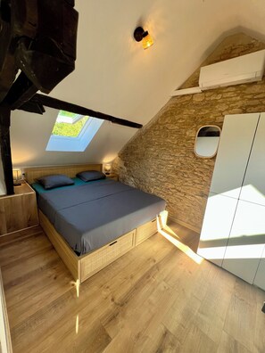 2 多间卧室、免费 WiFi、床单