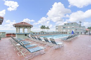 Pool - Chic Studio w/ Beach Access & Pool + Hot Tub (Hollywood)