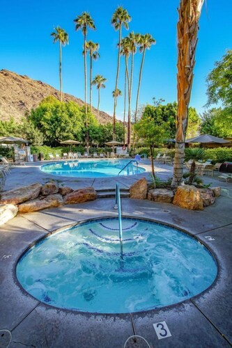 Studio Condo near Palm Canyon Drive