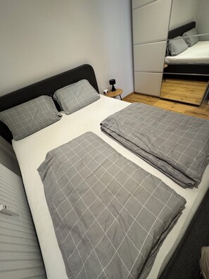 1 habitación, escritorio, wifi gratis y ropa de cama 