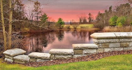 Peaceful 1BR Condo with Pond View