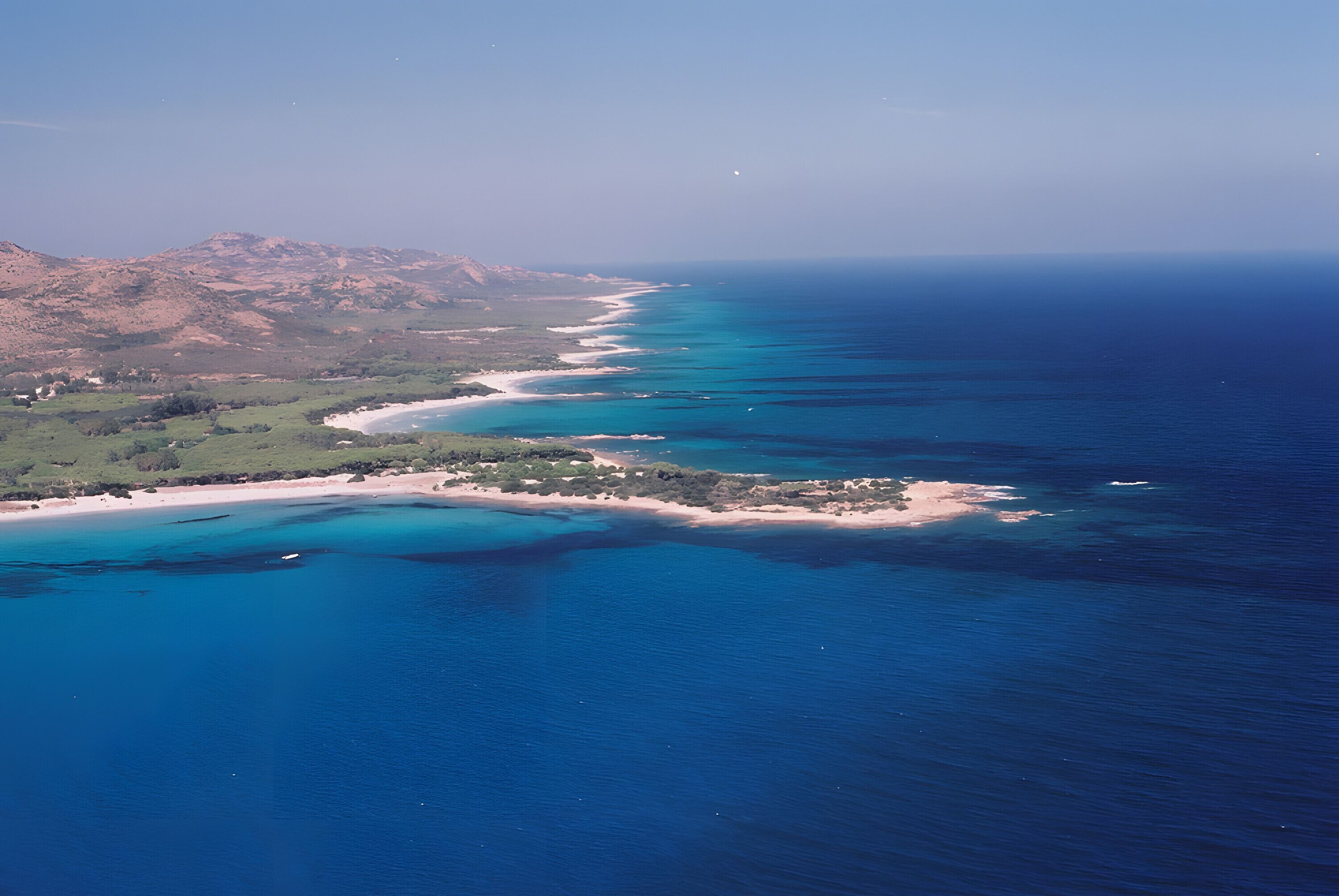 Una spiaggia nelle vicinanze
