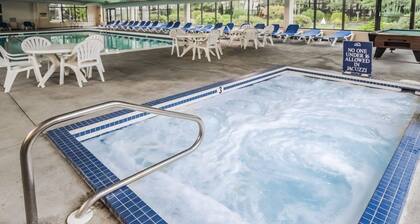 1BR Condo w/ Balcony in Mashpee, MA