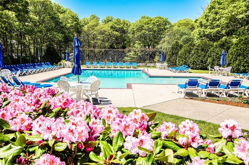 2BR Condo in Cape Cod w/ Patio & Laundry