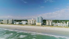 Beach nearby - Oceanview Condo w/ Full Kitchen & Balcony (North Myrtle Beach)