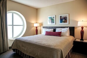 3 bedrooms, free WiFi, bed sheets - 3BR Oceanview Apt w/ Balcony, Pool & Full Kitchen (North Myrtle Beach)