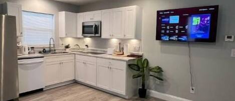 Fridge, microwave, stovetop, dishwasher