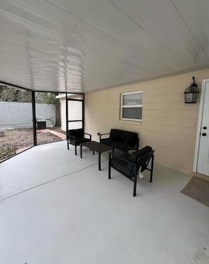 Terrace/patio - Newly renovated vacation house! (Lake Panasoffkee)