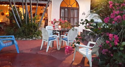 A Tropical Paradise - Painted Pony Ranch B&B just 25 minutes to Pacific Beaches