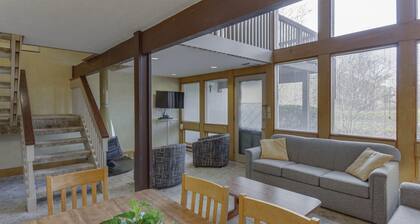 Serene Mountain Getaway – Near Bryce Resort