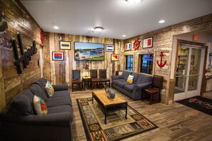 Interior - Spacious 2BR Cottage w/ Spa Tub & Fireplace (Branson)