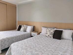 In-room safe, desk, iron/ironing board, free WiFi - Medellin La 70 cerca de todo (Medellín)