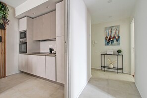 Mikrowelle, Ofen, Herdplatte, Geschirrspüler