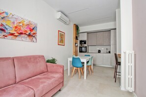 Smart TV - Newly renovated apartment with style, a stone's throw from the history of Rome (Rome)