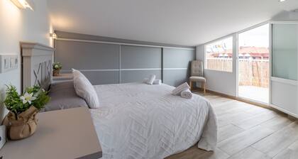 Holiday Home 'La Casita De La Pitufa' with Mountain View, Private Terrace and Wi-Fi