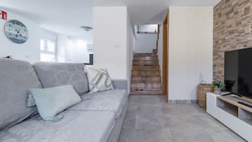 Télévision, cheminée