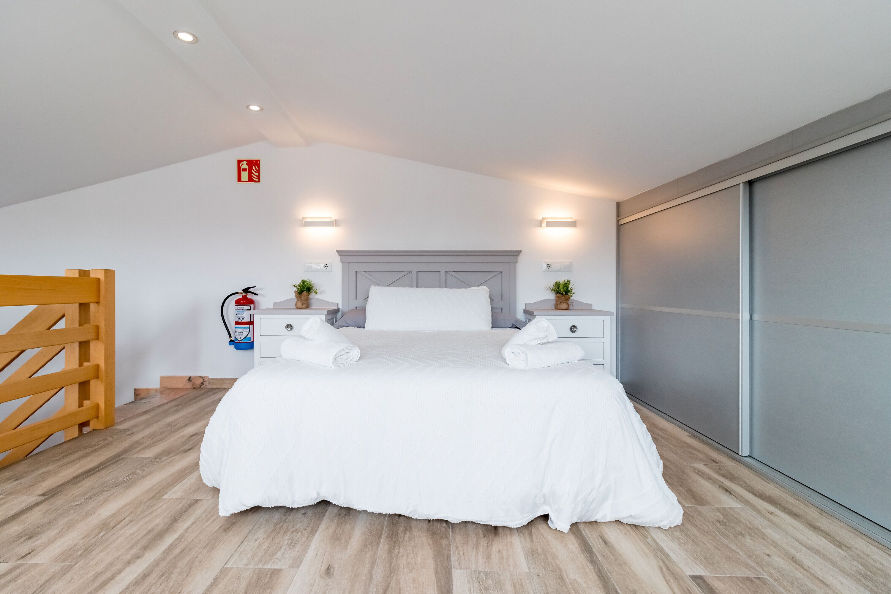 3 slaapkamers, een strijkplank/strijkijzer, gratis wifi, beddengoed