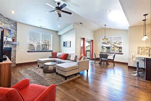 TV connectée, cheminée