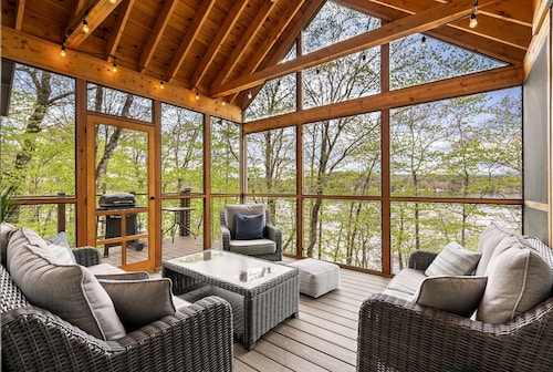 Long Lake Happiness--Private Dock/Kayaks/Waterfront