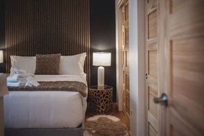 3 slaapkamers, een strijkplank/strijkijzer, internet, beddengoed