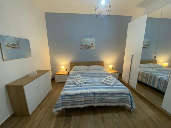 1 غرفة نوم ومكواة/لوح كي وواي فاي وملاءات أسرّة