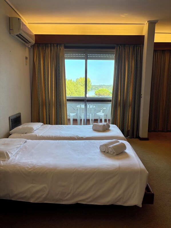 Chambre familiale | Accès au Wi-Fi (inclus), literie fournie