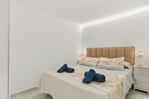 3 chambres, fer et planche à repasser, accès au Wi-Fi (inclus)