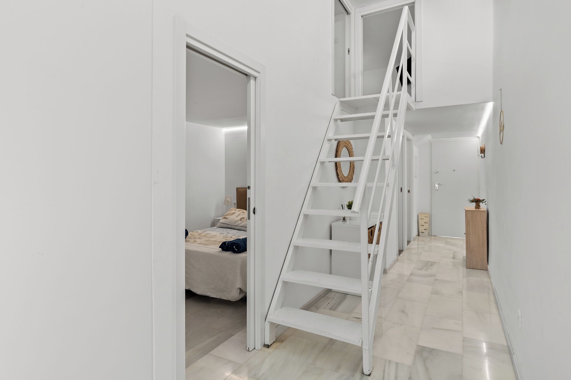 3 slaapkamers, een strijkplank/strijkijzer, gratis wifi, beddengoed