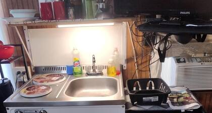 Cozy Studio with WiFi and AC in Rensselaer
Close to Downtown Albany