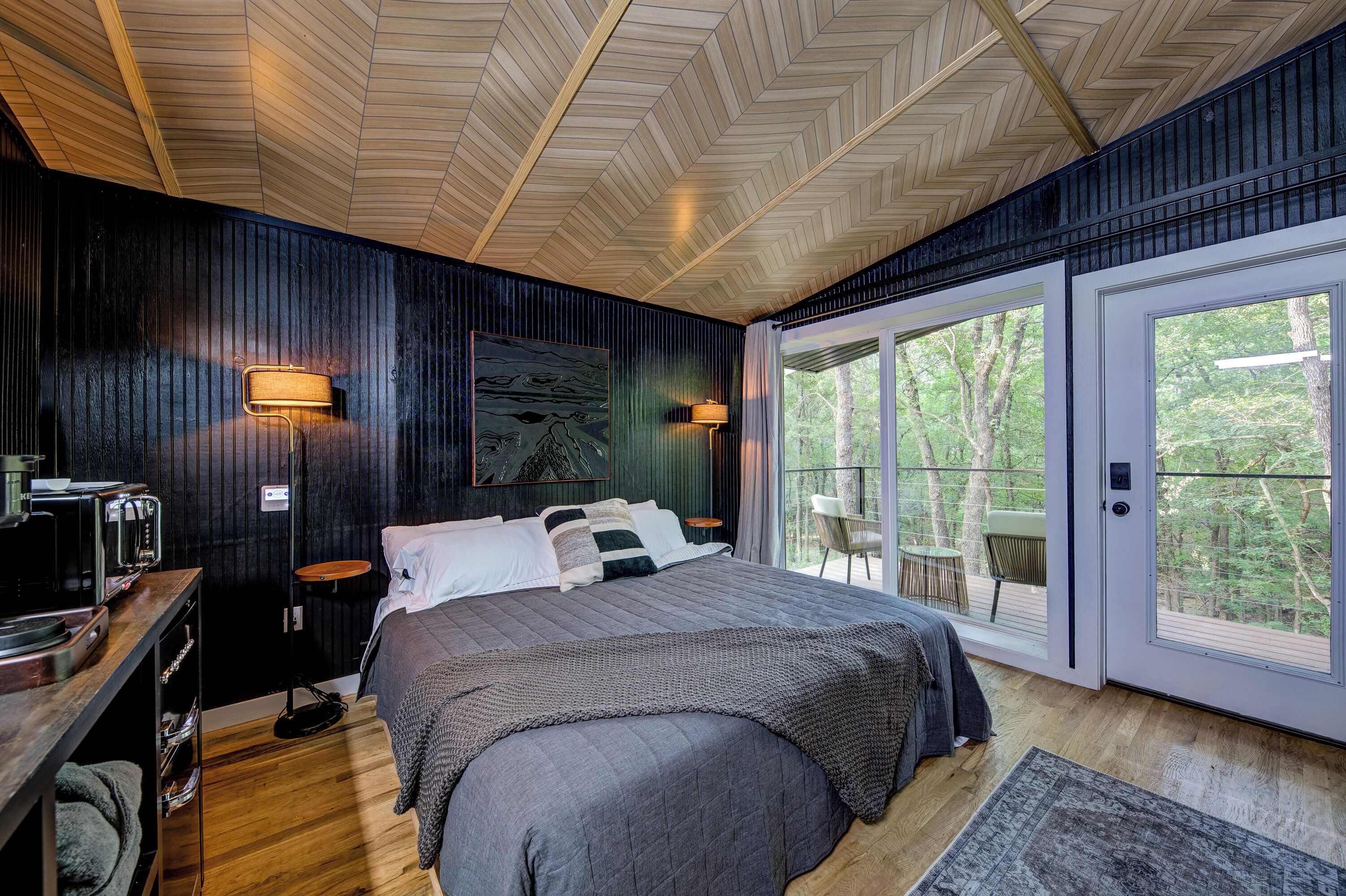 4 bedrooms, WiFi, bed sheets