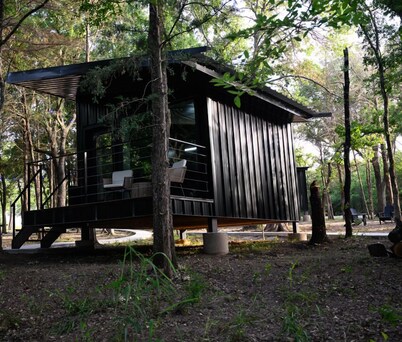 Private Escape: 4 Cabins / 4 Full Baths / 8 Guests / Lots of Room to Roam