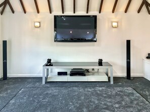 Unclassified image, 3 of 12, button