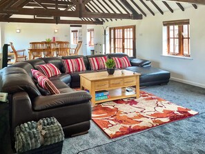 Living area - Rowdecroft Farm Cottage (Rowde)