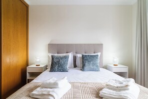 3 bedrooms, iron/ironing board, Internet, bed sheets
