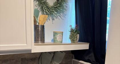 Cozy Desert Getaway Near Carlsbad Caverns. Shaded Yard & Dog-Friendly Amenities!