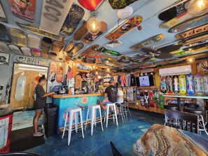 Bar (in der Unterkunft)