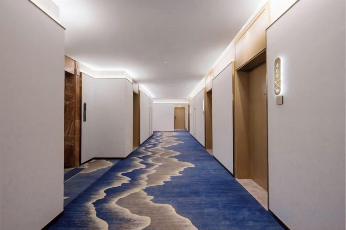 Light Luxury Suite