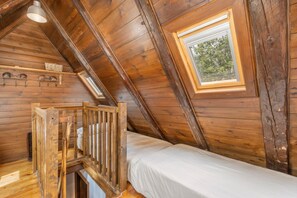 5 bedrooms, free WiFi, bed sheets