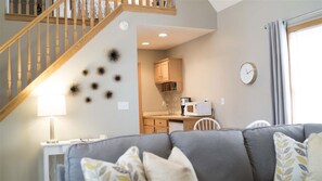 Interior - Lofty Places Cottage/Downtown Berlin (Berlin)